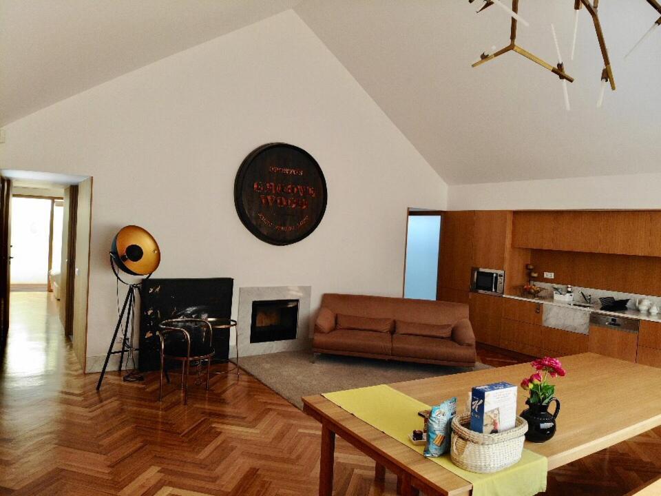 Groove-wood Loft * Vila Nova de Gaia