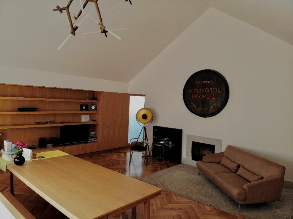 Apartment Groove-wood Loft *